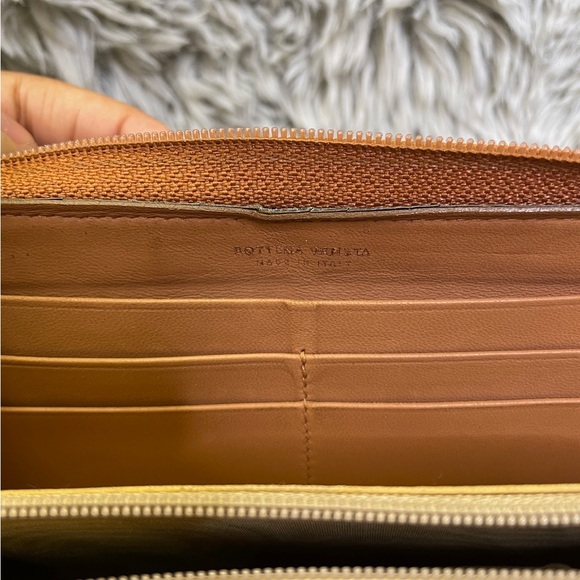 Bottega Veneta Intrecciato Zip Around Wallet Tan - Picture 6 of 7